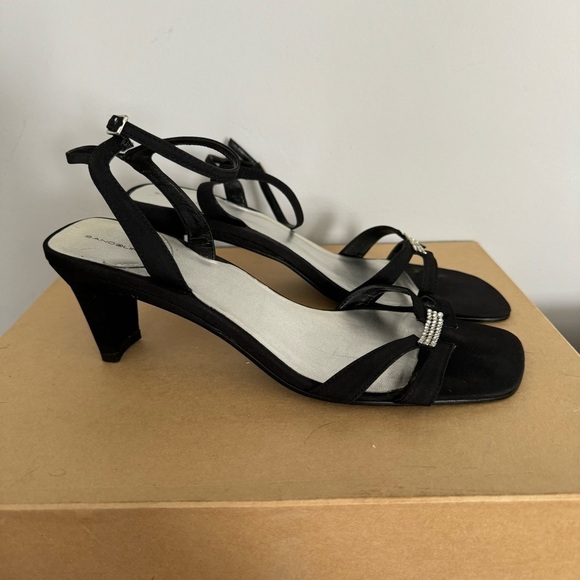 Bandolino B Domelia Black Strappy satin rhinestone dressy evening shoes size 10 - Picture 3 of 8